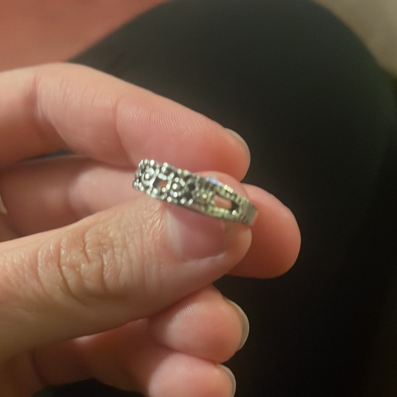 Silver ring - Picture 3 of 9